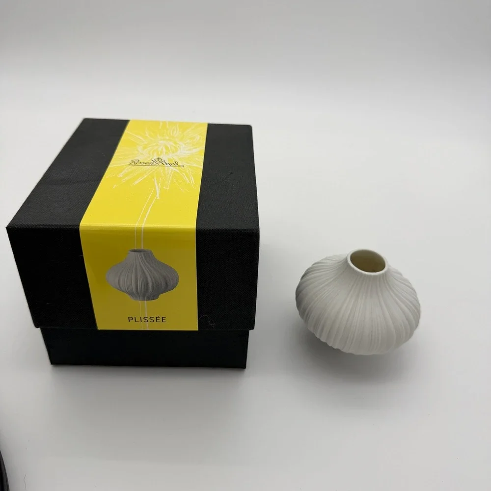Rosenthal Plissee Mini Vase 8cm Matte White Porcelain 13027-100102-26008 NIB